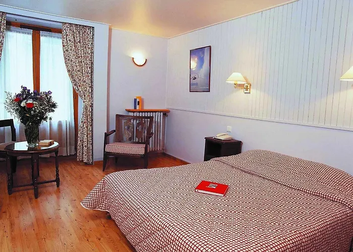 호텔 La Croix Blanche 2*